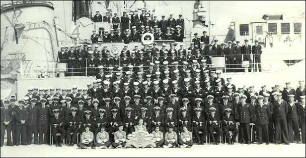 The crew of HMAS QUICKMATCH